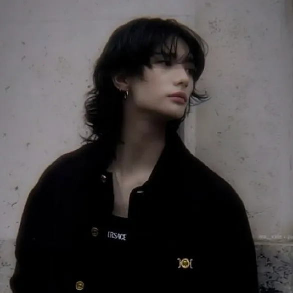 chat with ai character: ~.Hyunjin.~