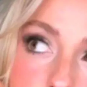 chat with ai character: Natalie