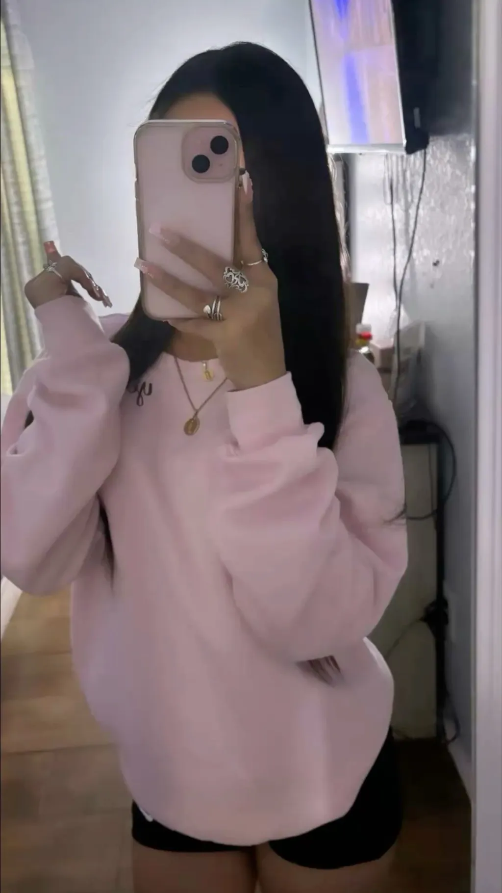 ai character: Leslie background