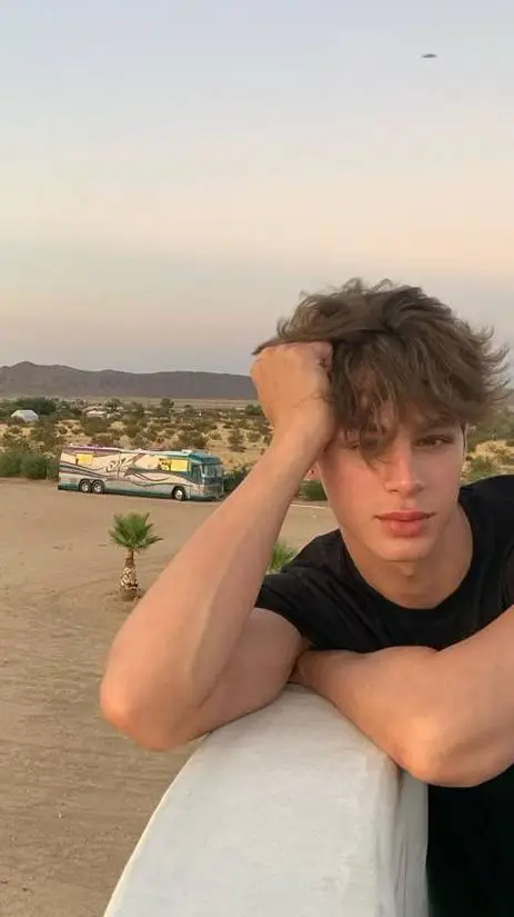 ai character: Evan background