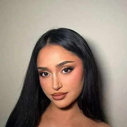 chat with ai character: lily