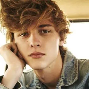 chat with ai character: ~•Connor•~