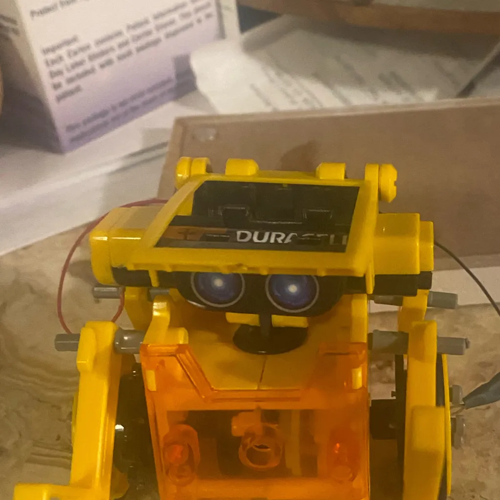 chat with ai character: Wall-D