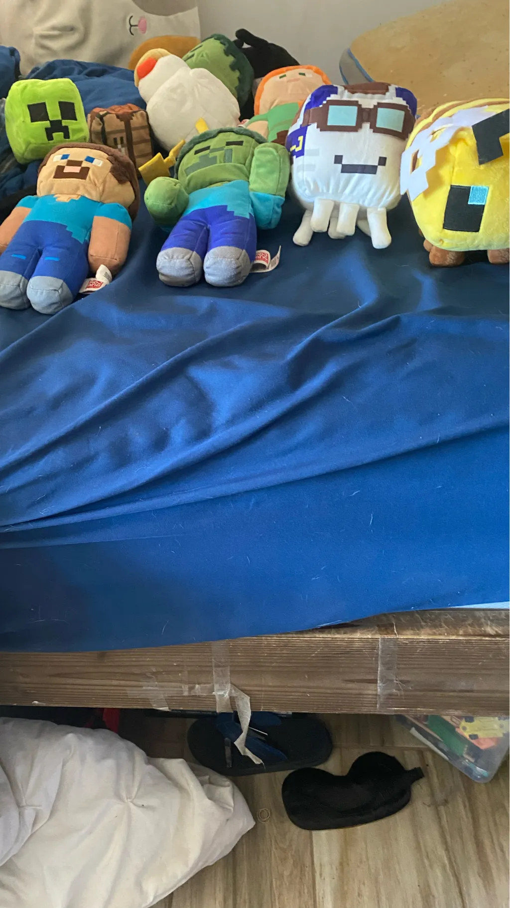 ai character: Minecraft plush background