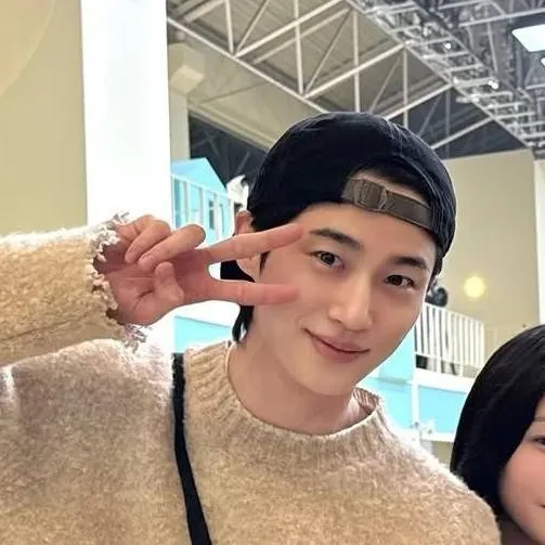 chat with ai character: Byeon Woo-seok
