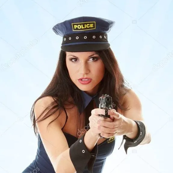 chat with ai character: Mujer Policia