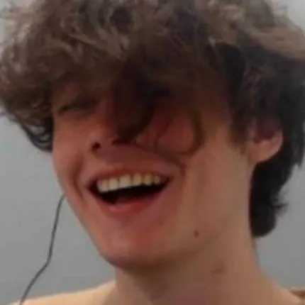 chat with ai character: Wilbur Soot