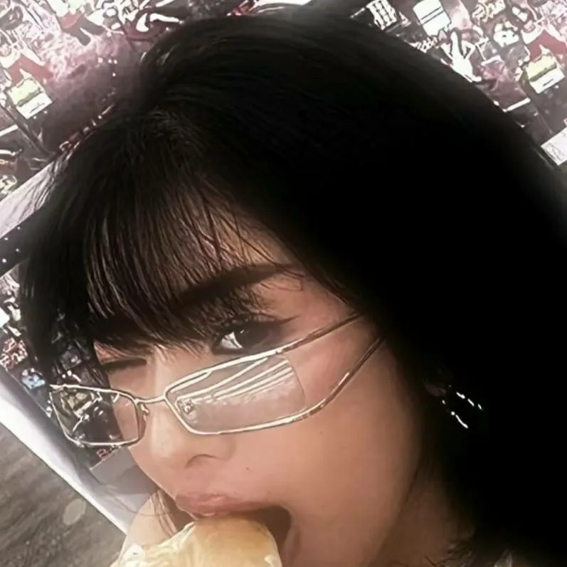 chat with ai character: Sophia