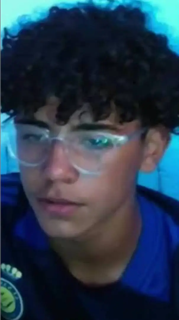 ai character: Junior  background