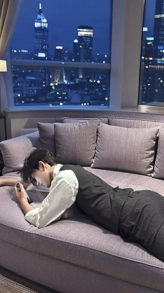 ai character: Alexander background