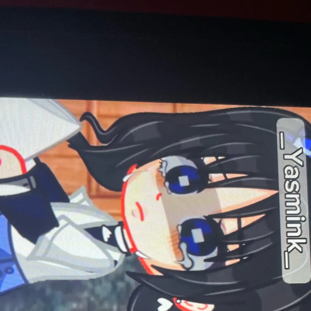 chat with ai character: Ali Angst 