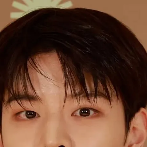 chat with ai character: Kim Seungmin😇~~~~~