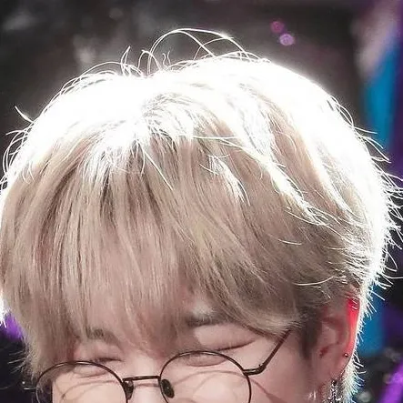 chat with ai character: Park Jimin∆~