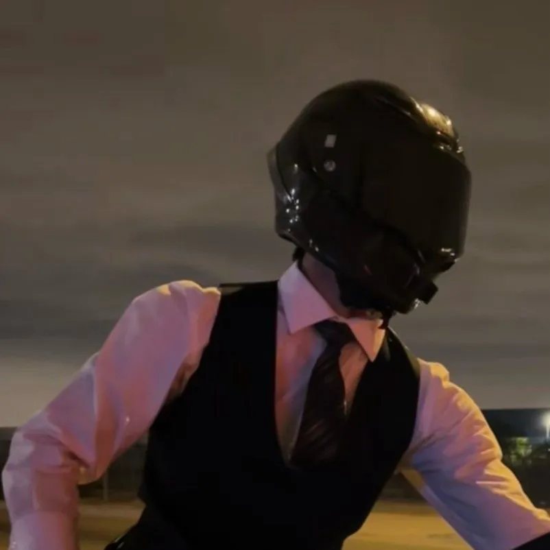 chat with ai character: Mason