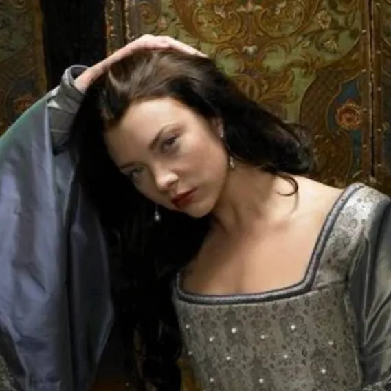chat with ai character: Anne Boleyn