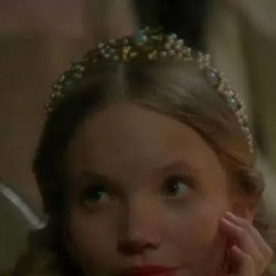 chat with ai character: Katherine Howard 