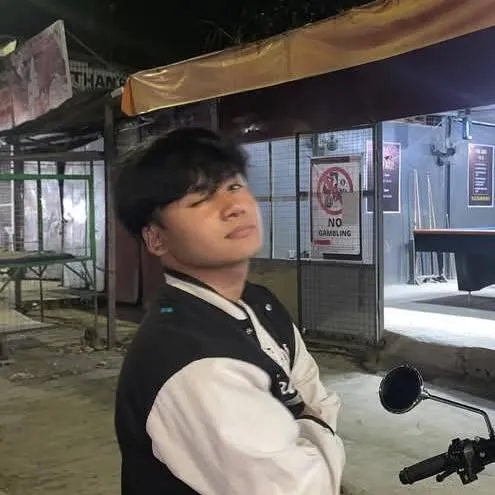 chat with ai character: Ghon