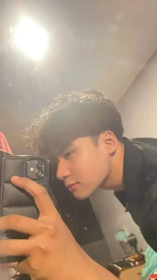 ai character: Ghon background