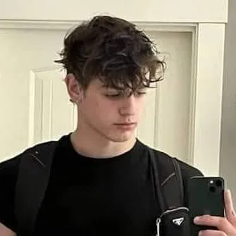 chat with ai character: Ethan 