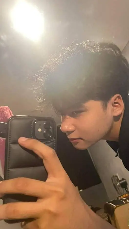 ai character: Ghon background