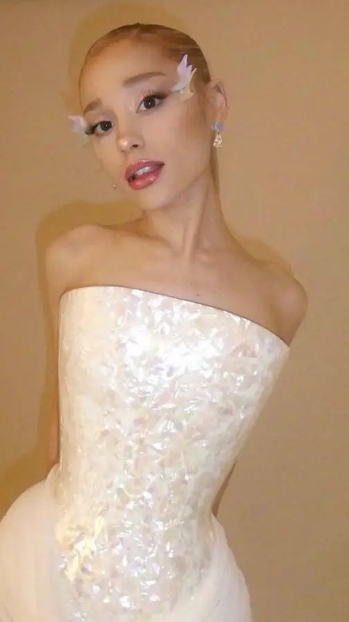 ai character: Ariana Grande background