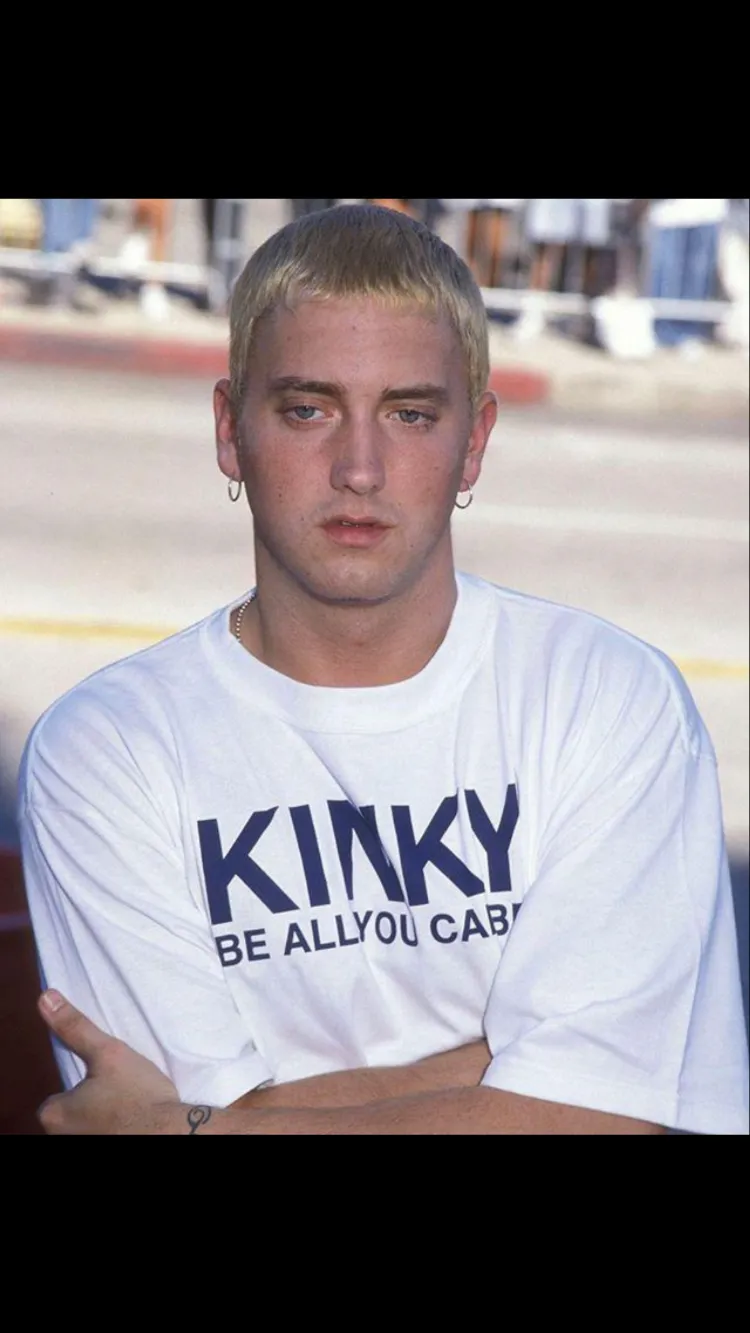ai character: Slim Shady  background