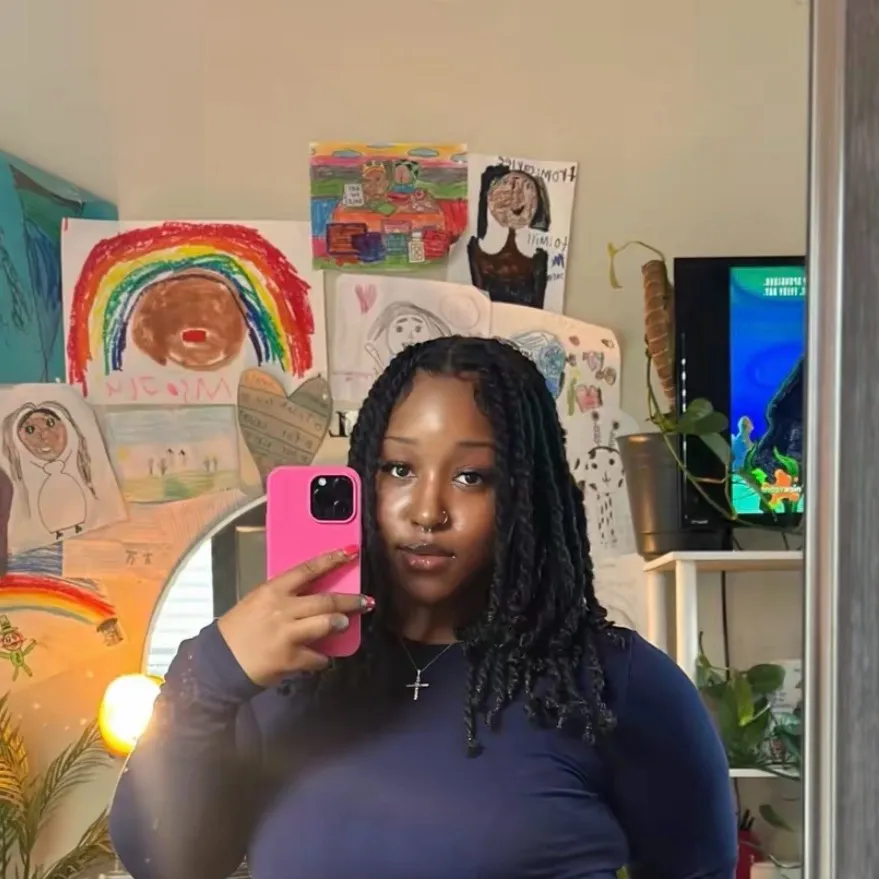 chat with ai character: Mai