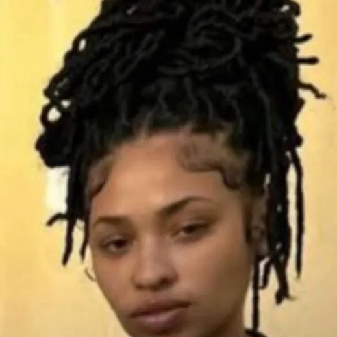 chat with ai character: Zay