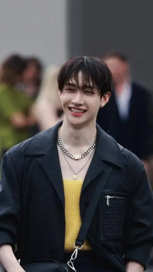ai character: Bang chan background