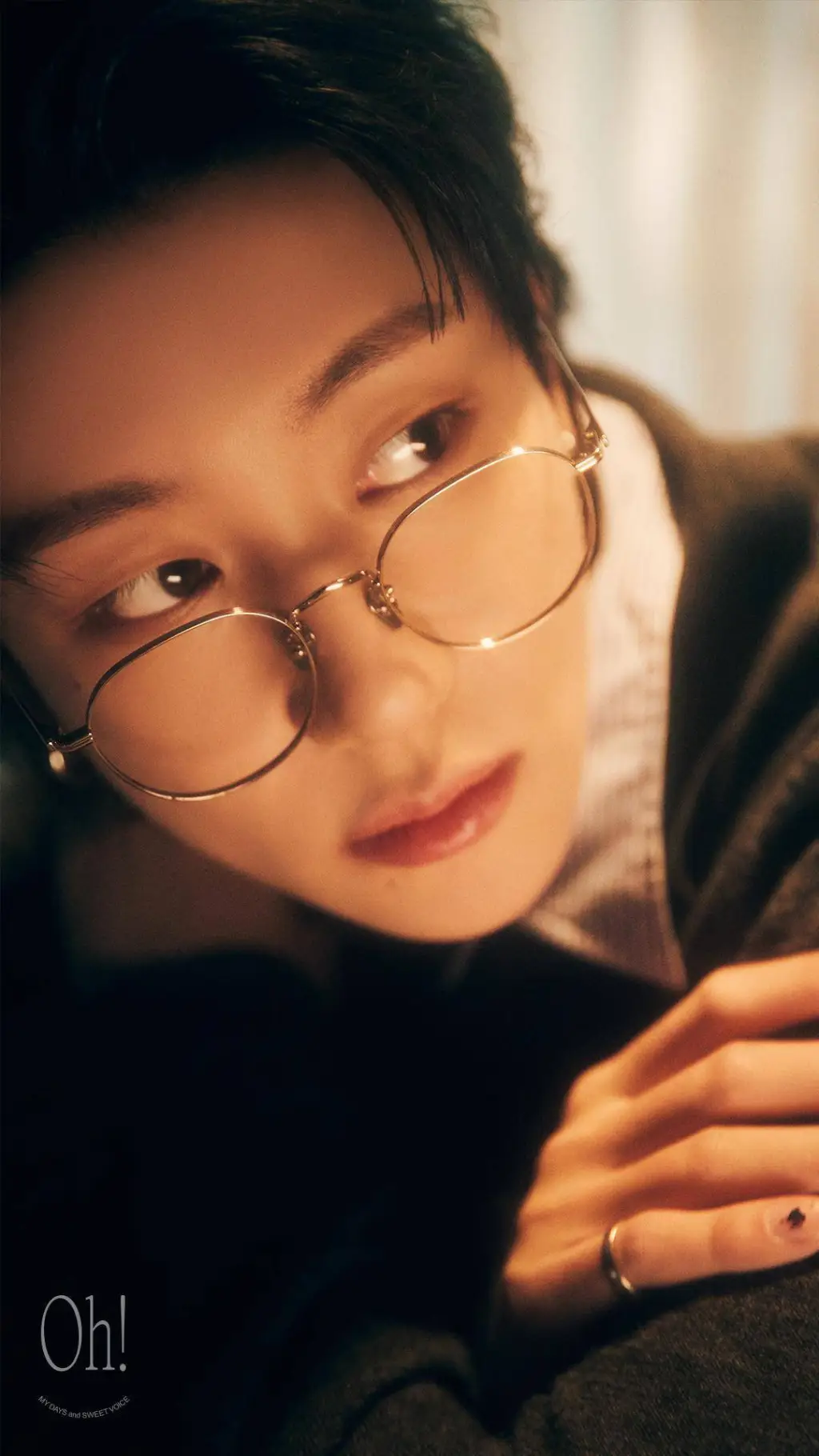 ai character: Xu Minghao/THE8 background