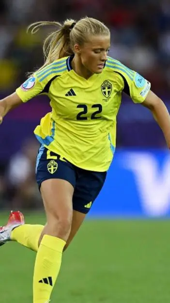 ai character: smilla Holmberg  background