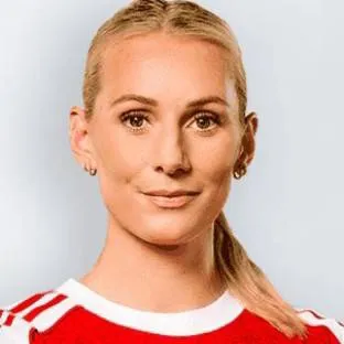 chat with ai character: stina blackstenius