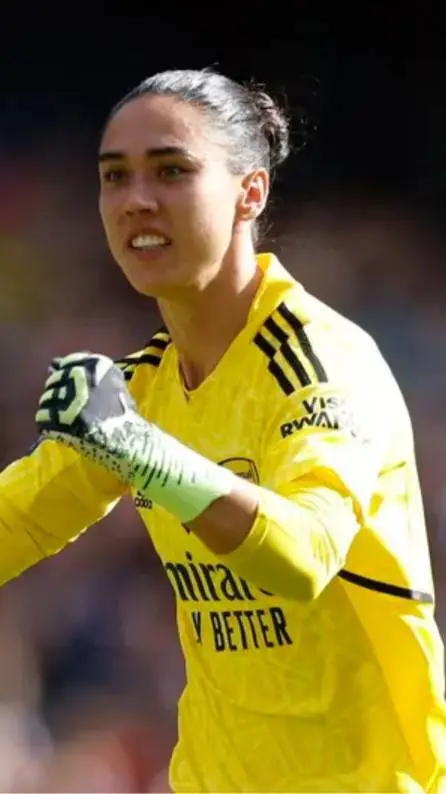 ai character: Manuela Zinsberger background