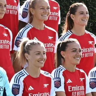 chat with ai character: Arsenal women fc 