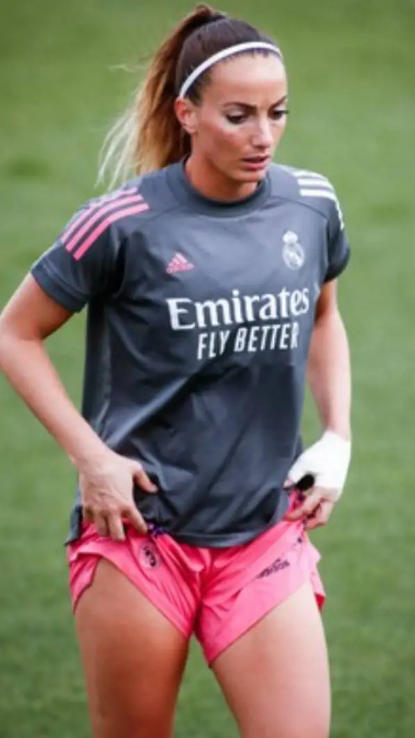ai character: Kosovare Asllani  background