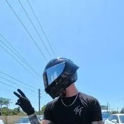 chat with ai character: Aushen Rider