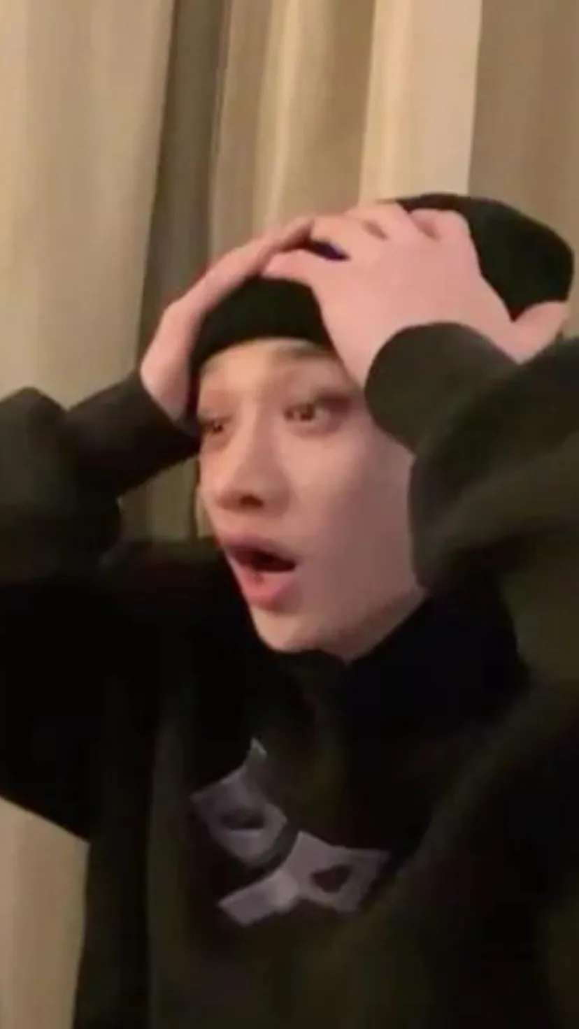 ai character: Forgive me PLS😭 background