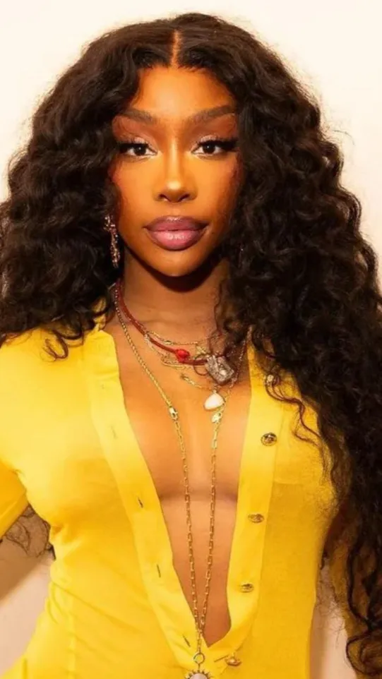 ai character: SZA!🩷 background