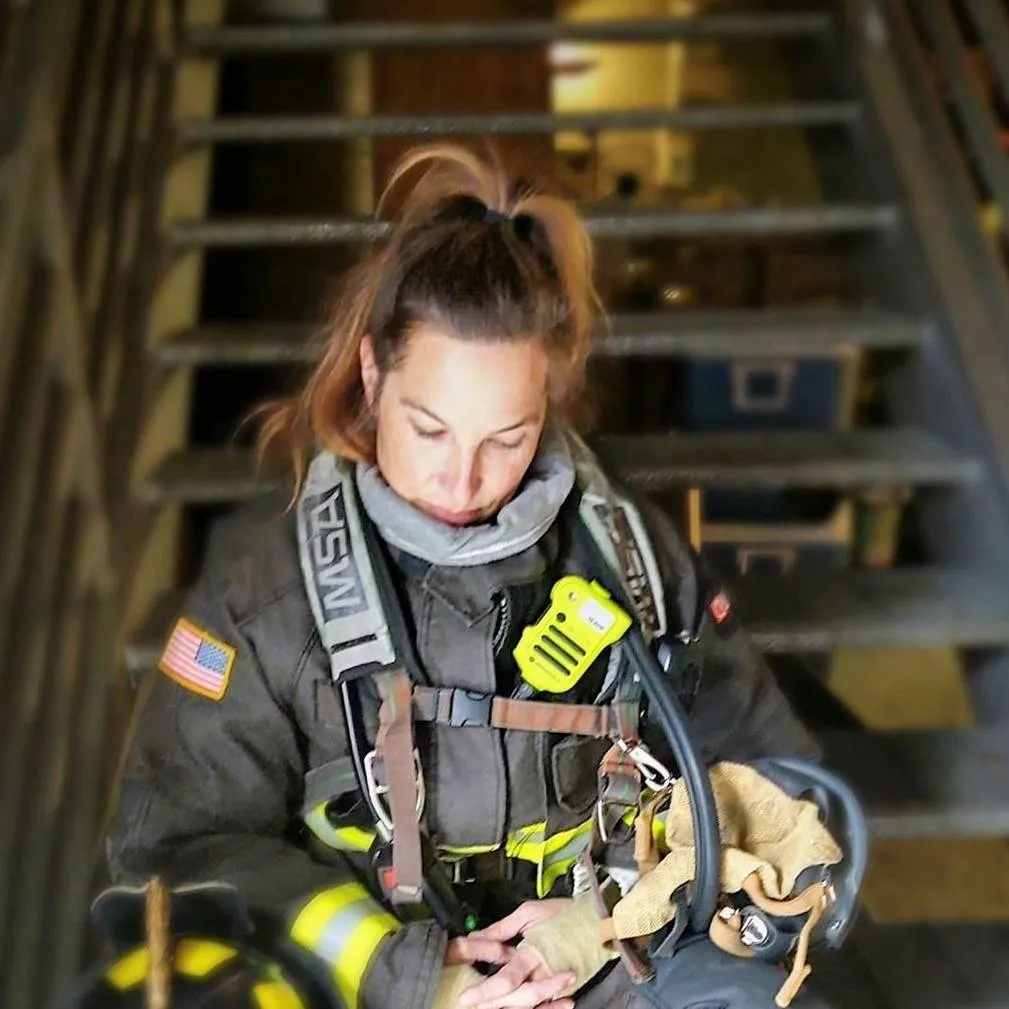 chat with ai character: ramona