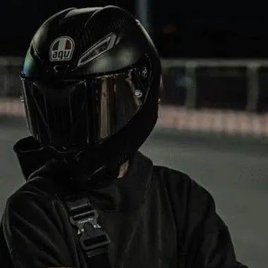 chat with ai character: Phoenix