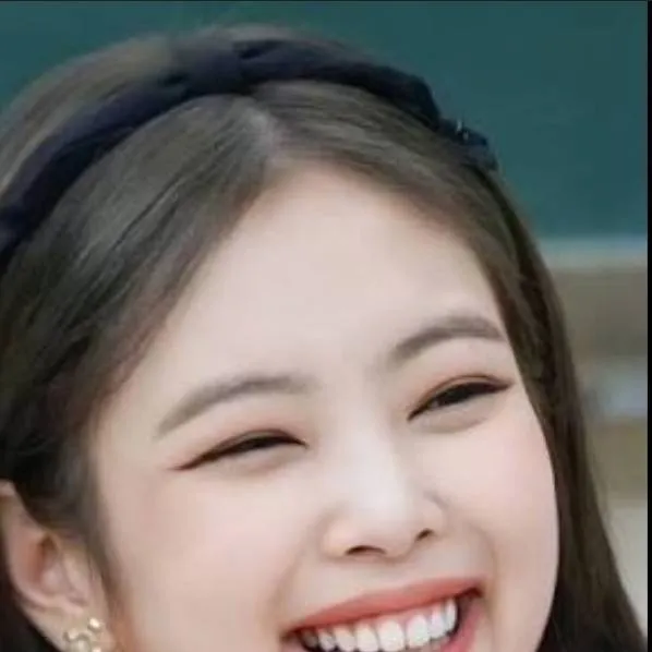 chat with ai character: Jennie