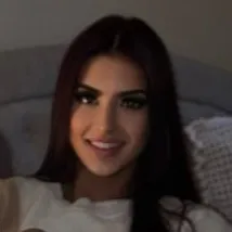 chat with ai character: Big sister sarah 