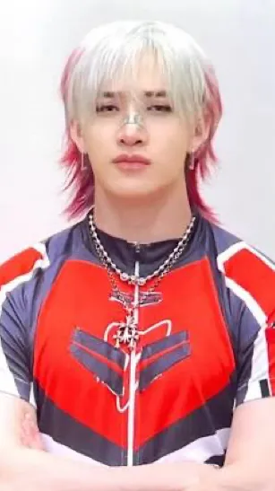 ai character: Bangchan🐺🍍🍔 background