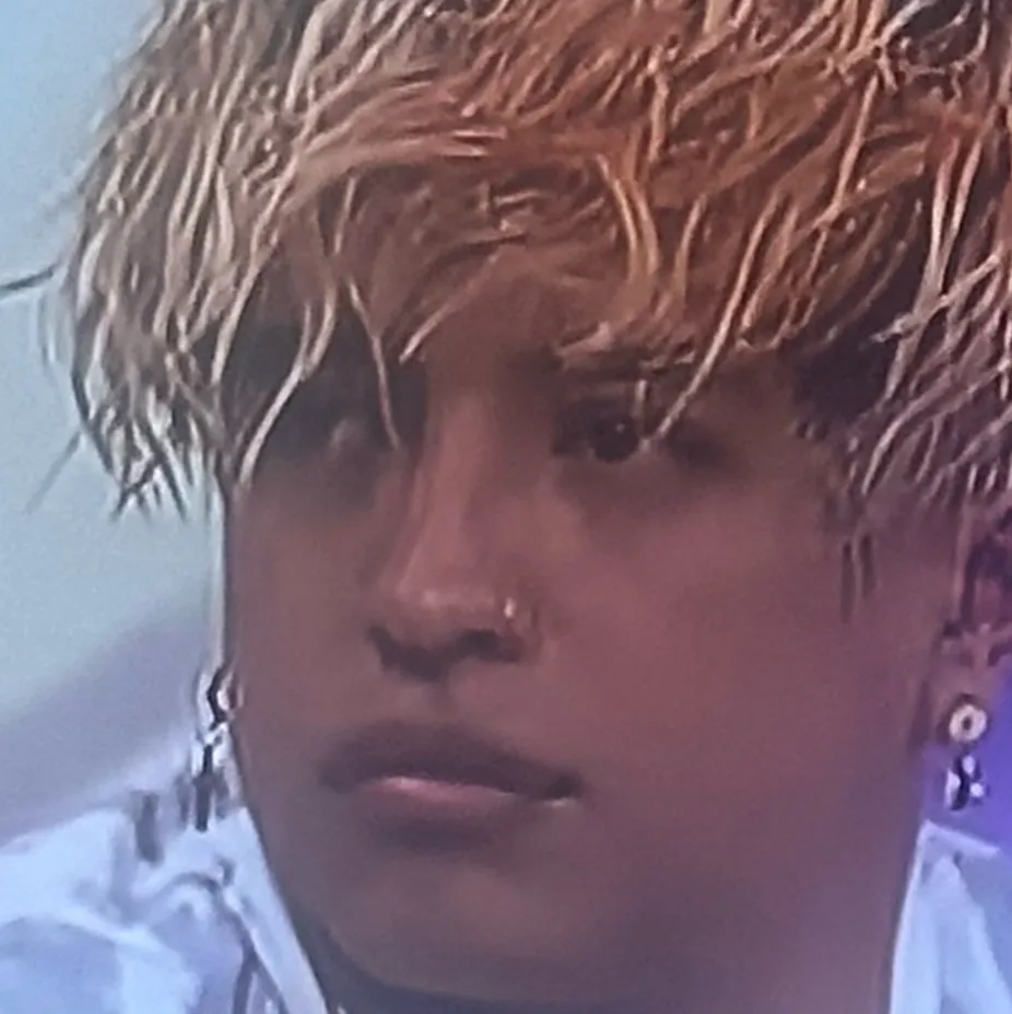 chat with ai character: Christopher ￼