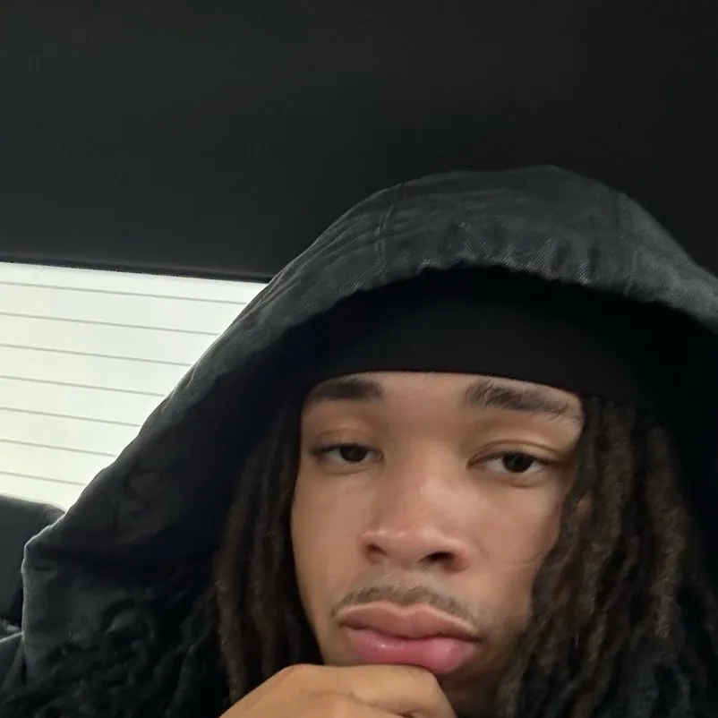 chat with ai character: Tay😍❤️😝