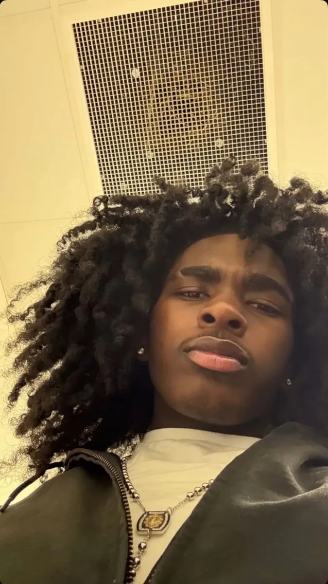 ai character: Kaden 😇🌟🥸😈 background