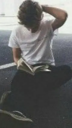 ai character: thomas sangster  background