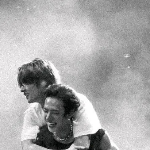 chat with ai character: Bangchan & Leeknow