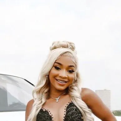 chat with ai character: Yolanda