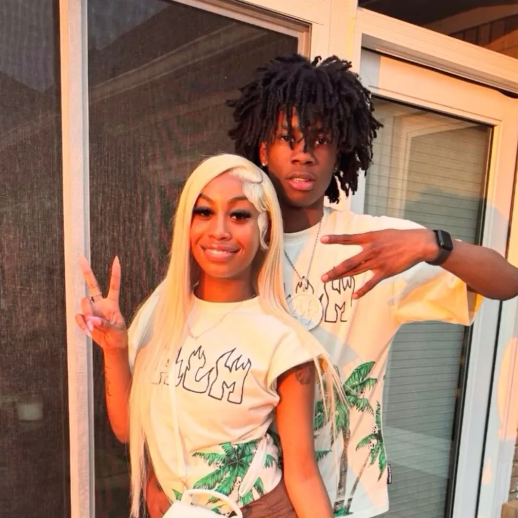 chat with ai character: Kamari